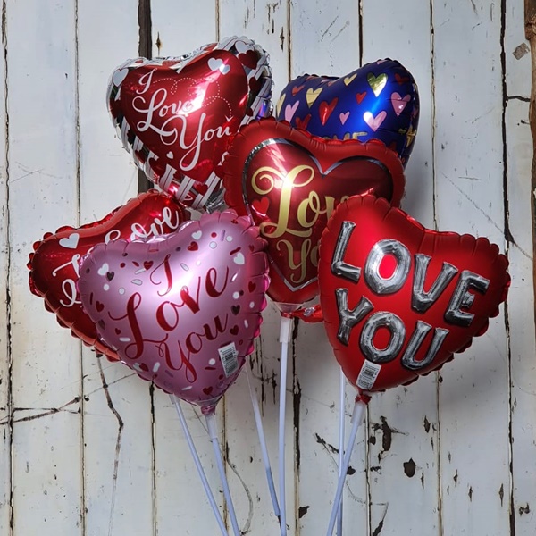 love foil baloons