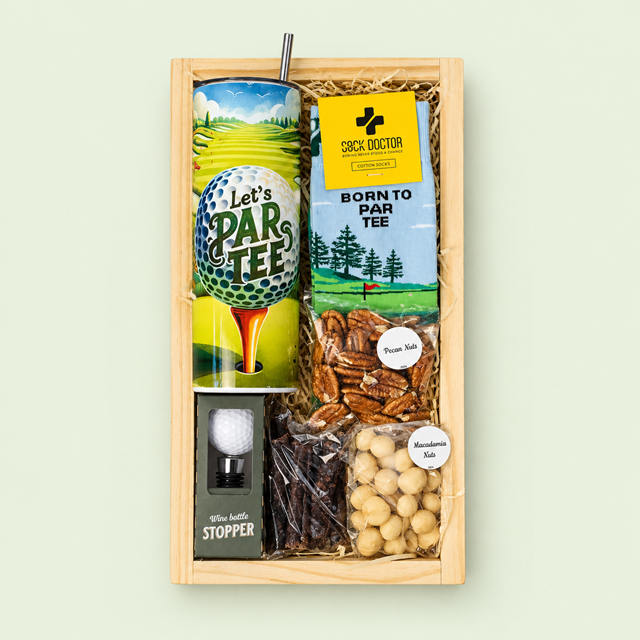 Par-Tee Golf Gift Hamper from Eros Florist Pretoria with a golf tumbler, socks, wine stopper, nuts and drywors in a wooden tray